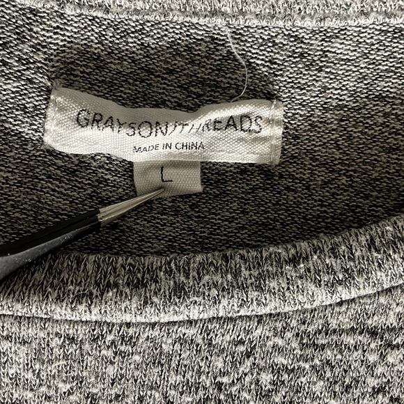 GRAY MINERAL WASH “BE KIND” LOGO LONG SLEEVE TOP - Picture 4 of 5